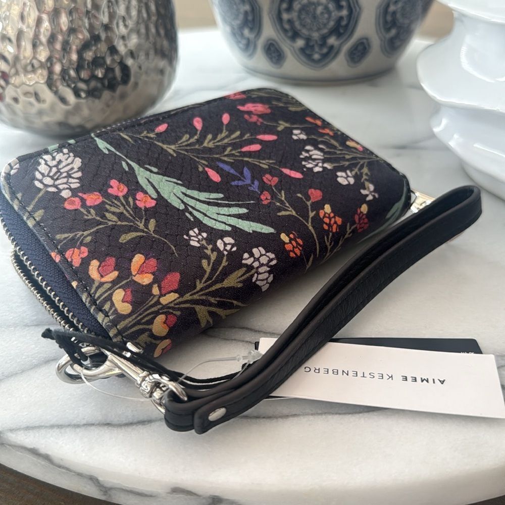 NWT Aimee Kesternberg Zip Around Wristlet in
Majestic Floral - Picture 8 of 8
